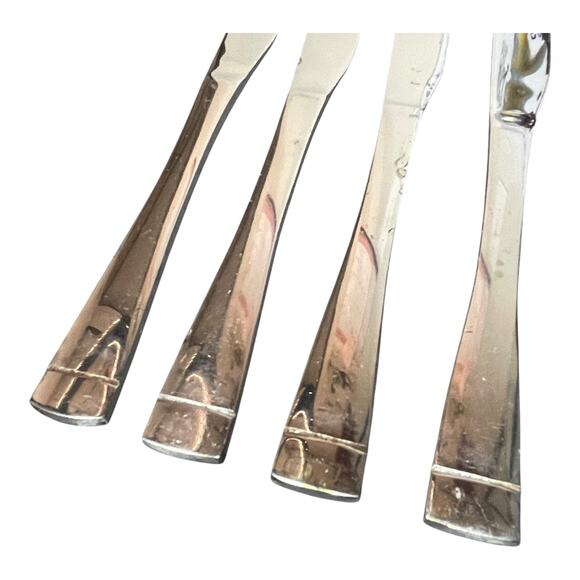 Oneida Mercer Mirror 18/10 Flatware Set of 4 Table Knives Discontinued Flawed - Picture 11 of 15